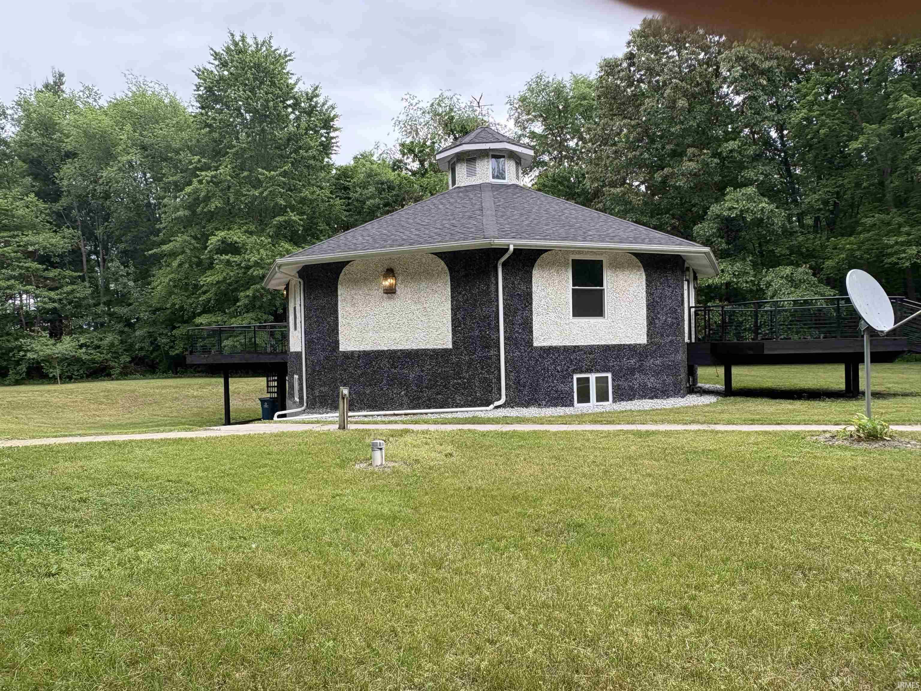 8492 N 1050 E Road Walkerton IN 46574