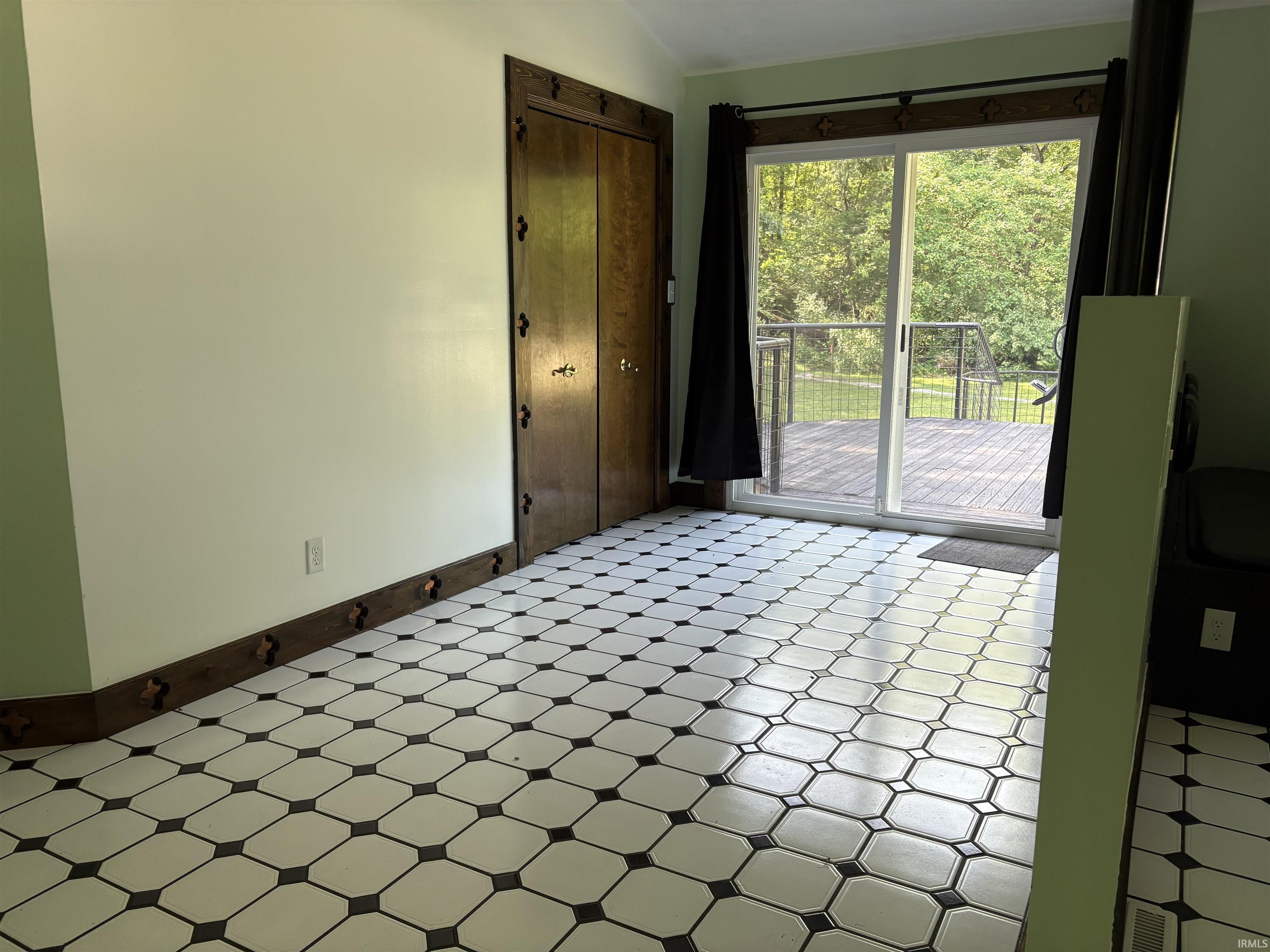 8492 N 1050 E Road Walkerton IN 46574