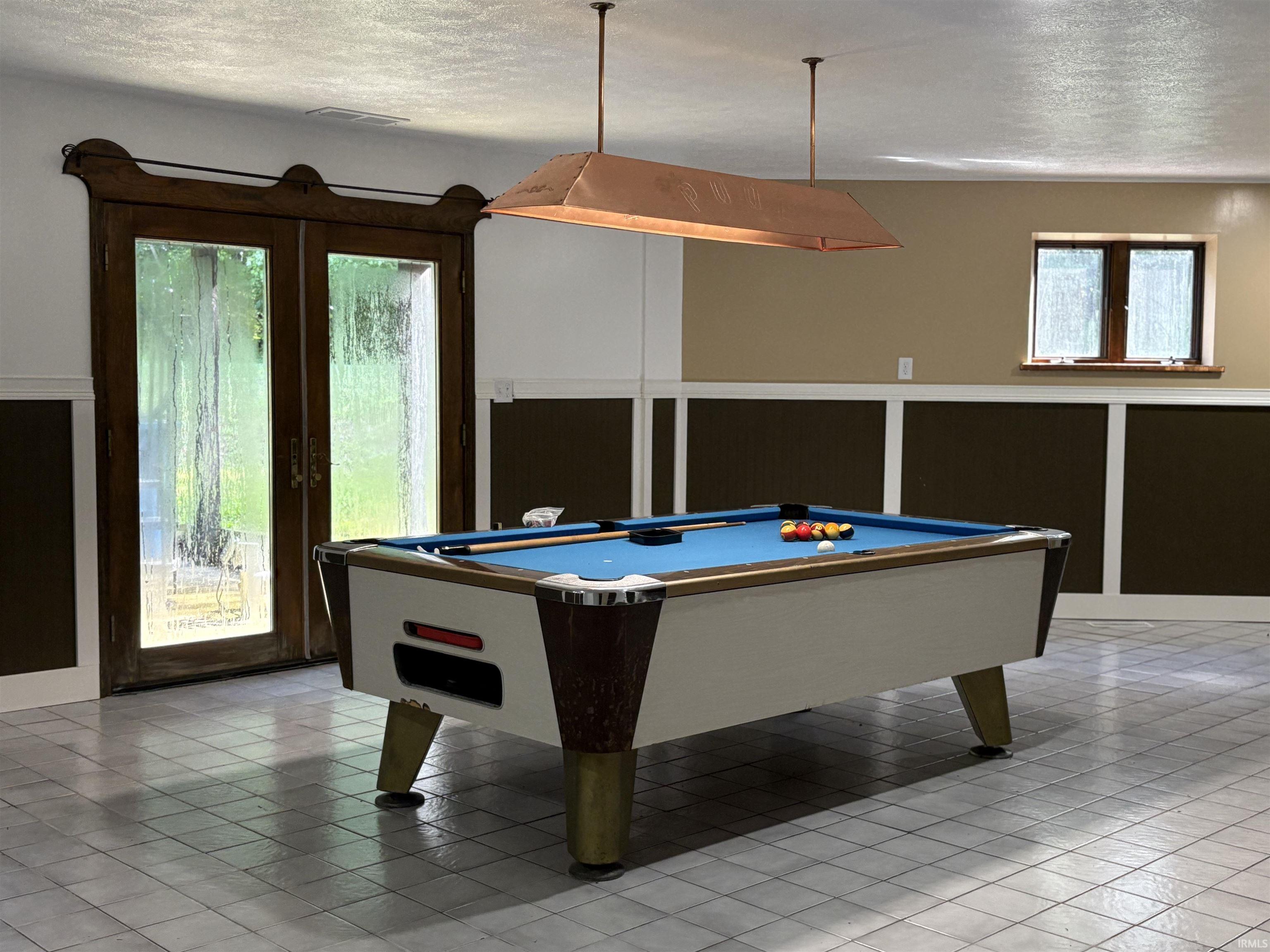 8492 N 1050 E Road Walkerton IN 46574