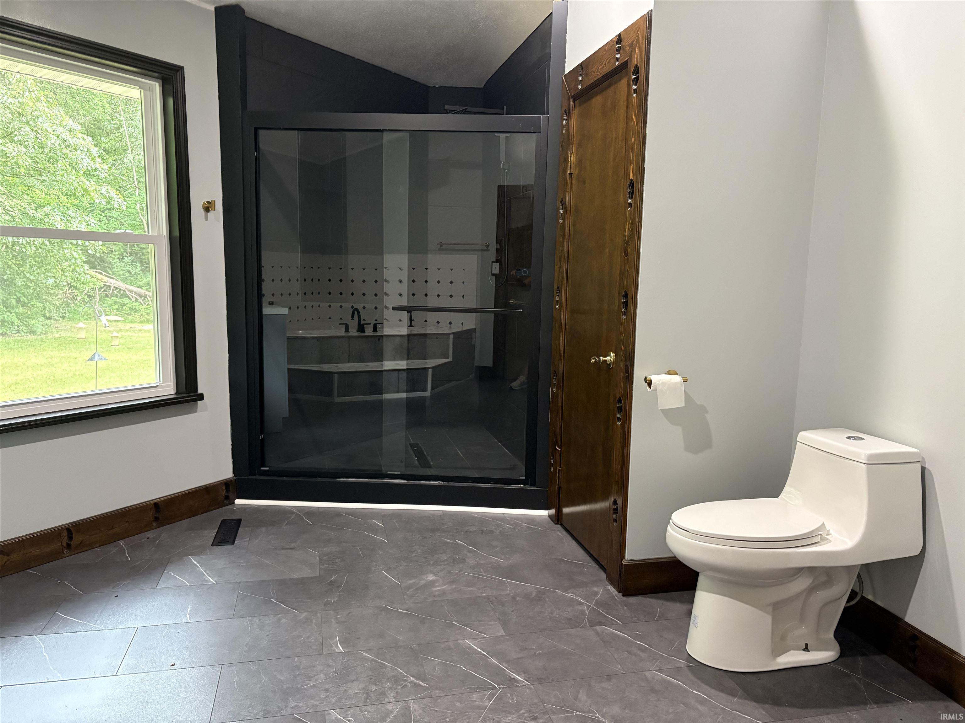 8492 N 1050 E Road Walkerton IN 46574