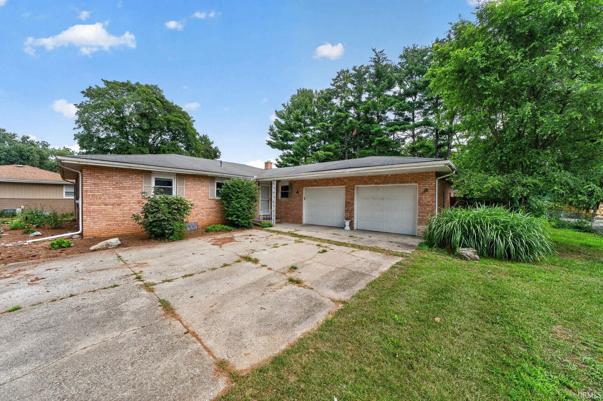 55880 River Shore Lane Elkhart IN 46516