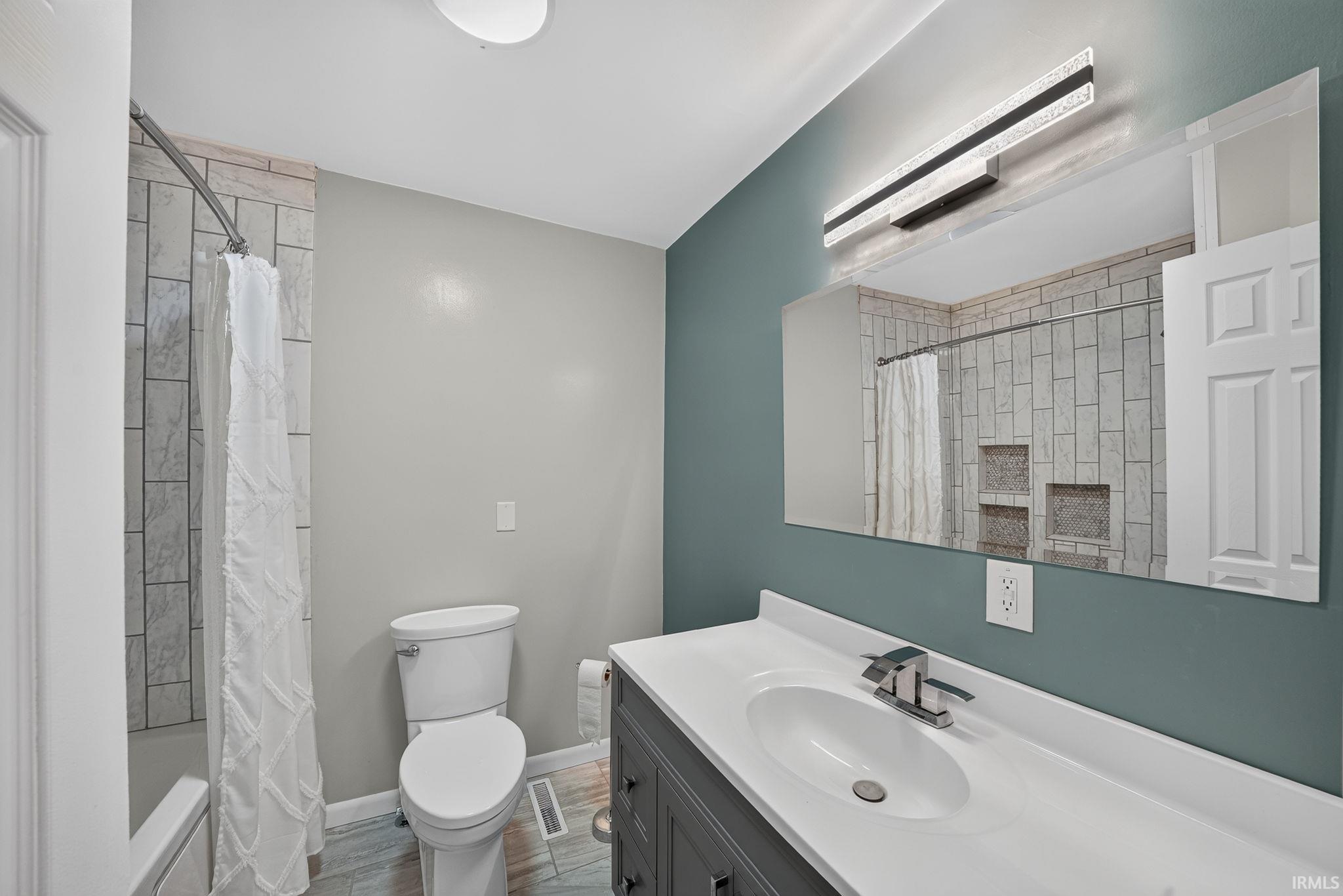 55880 River Shore Lane Elkhart IN 46516
