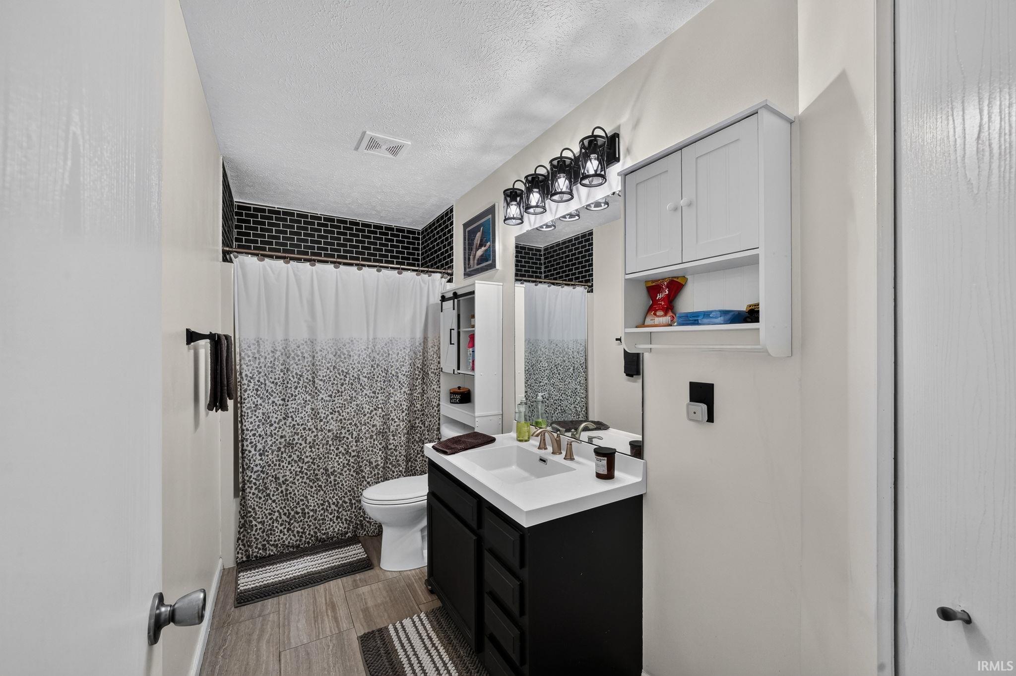 1233 Alex Way Mishawaka IN 46545