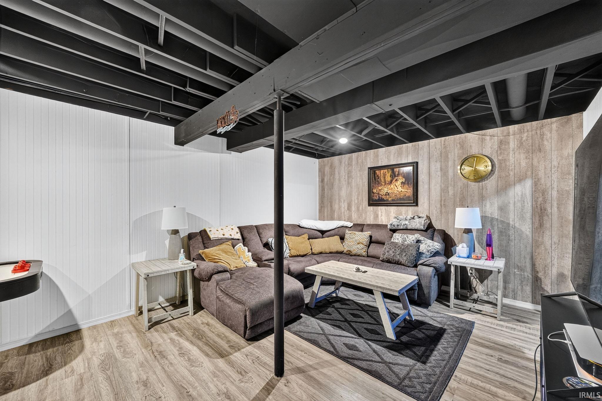 1233 Alex Way Mishawaka IN 46545