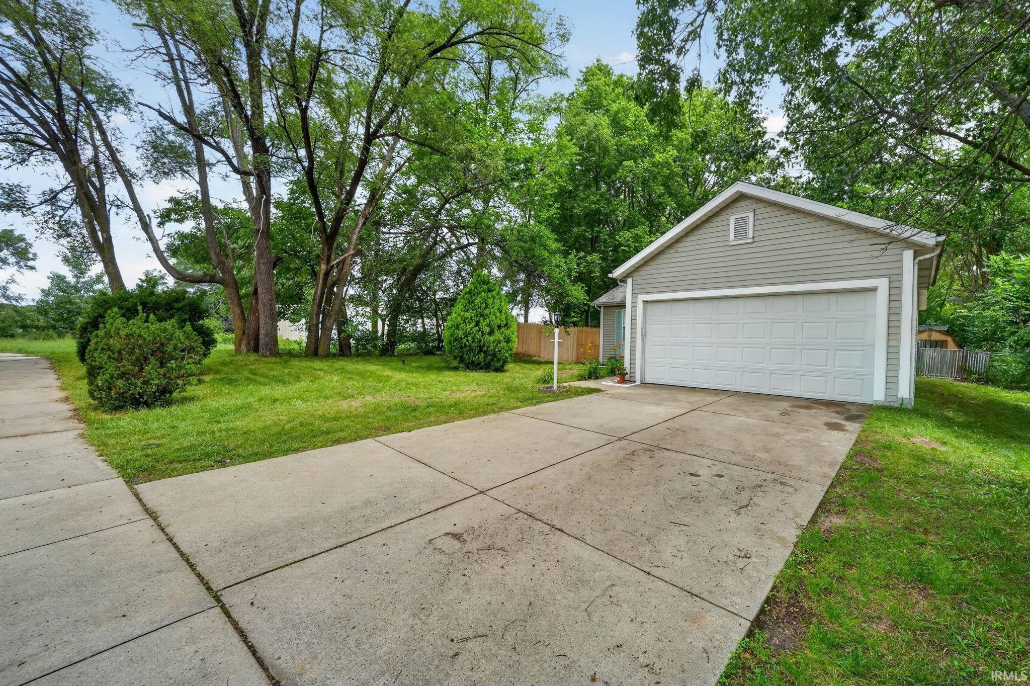 1233 Alex Way Mishawaka IN 46545