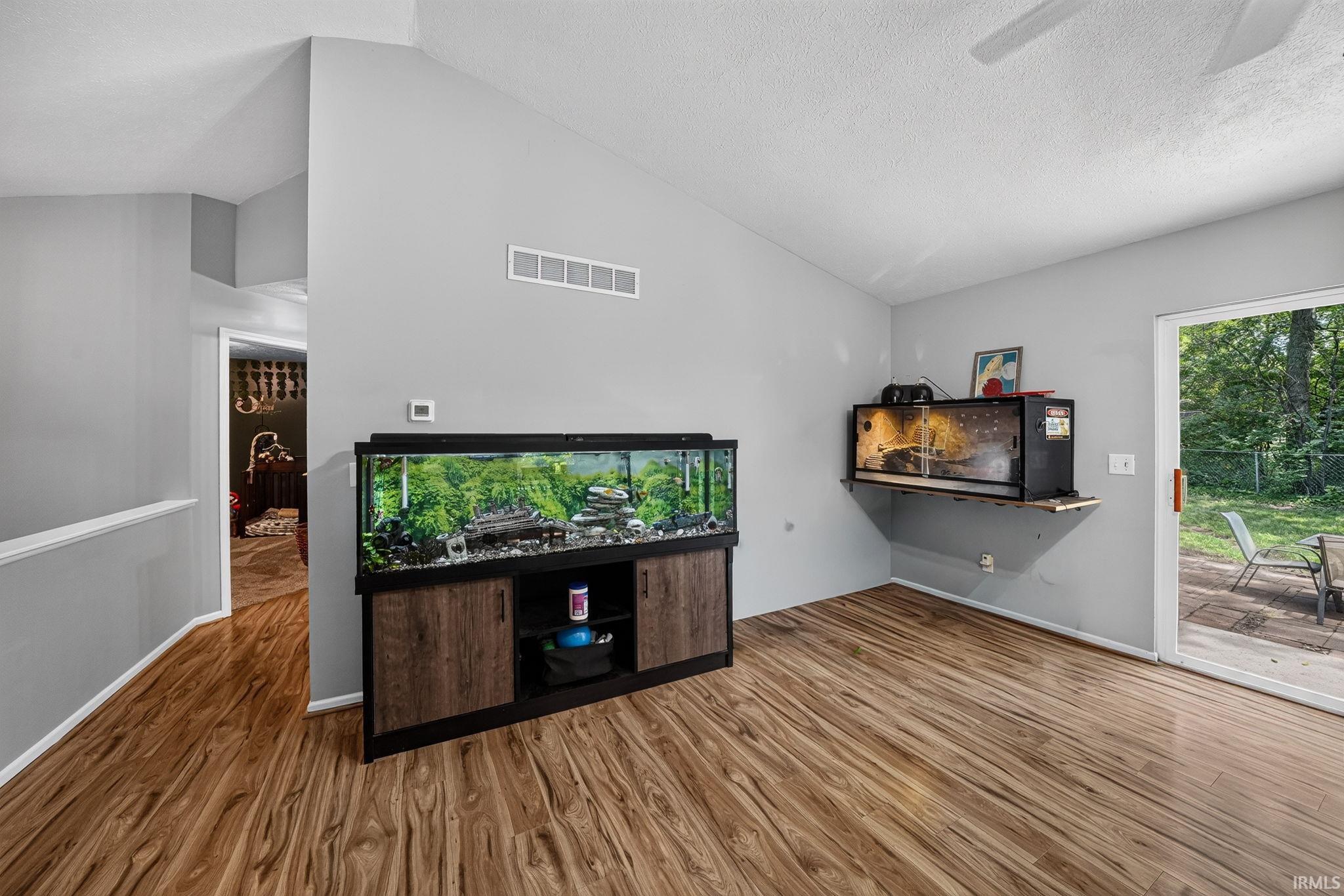 1233 Alex Way Mishawaka IN 46545