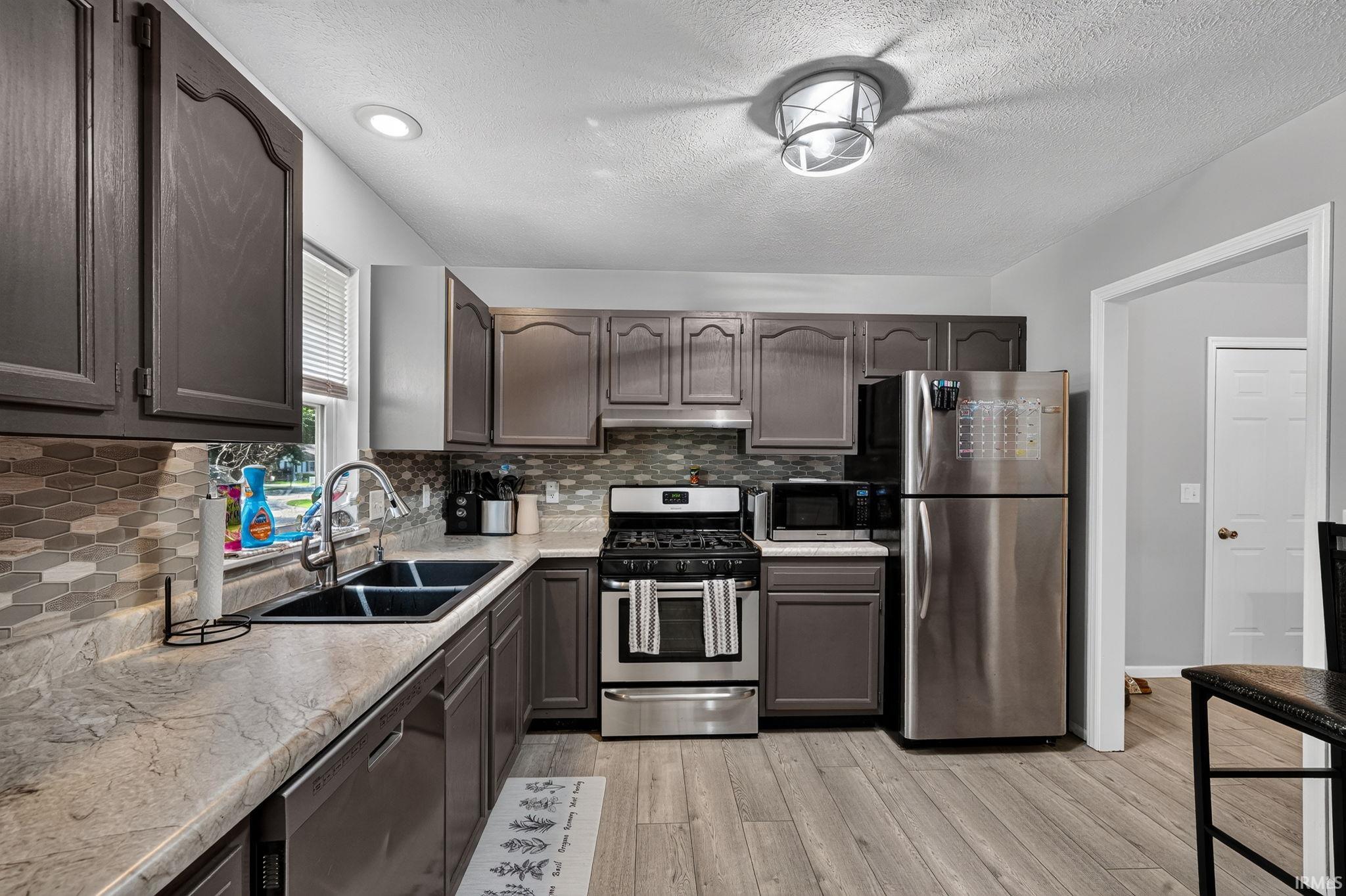 1233 Alex Way Mishawaka IN 46545