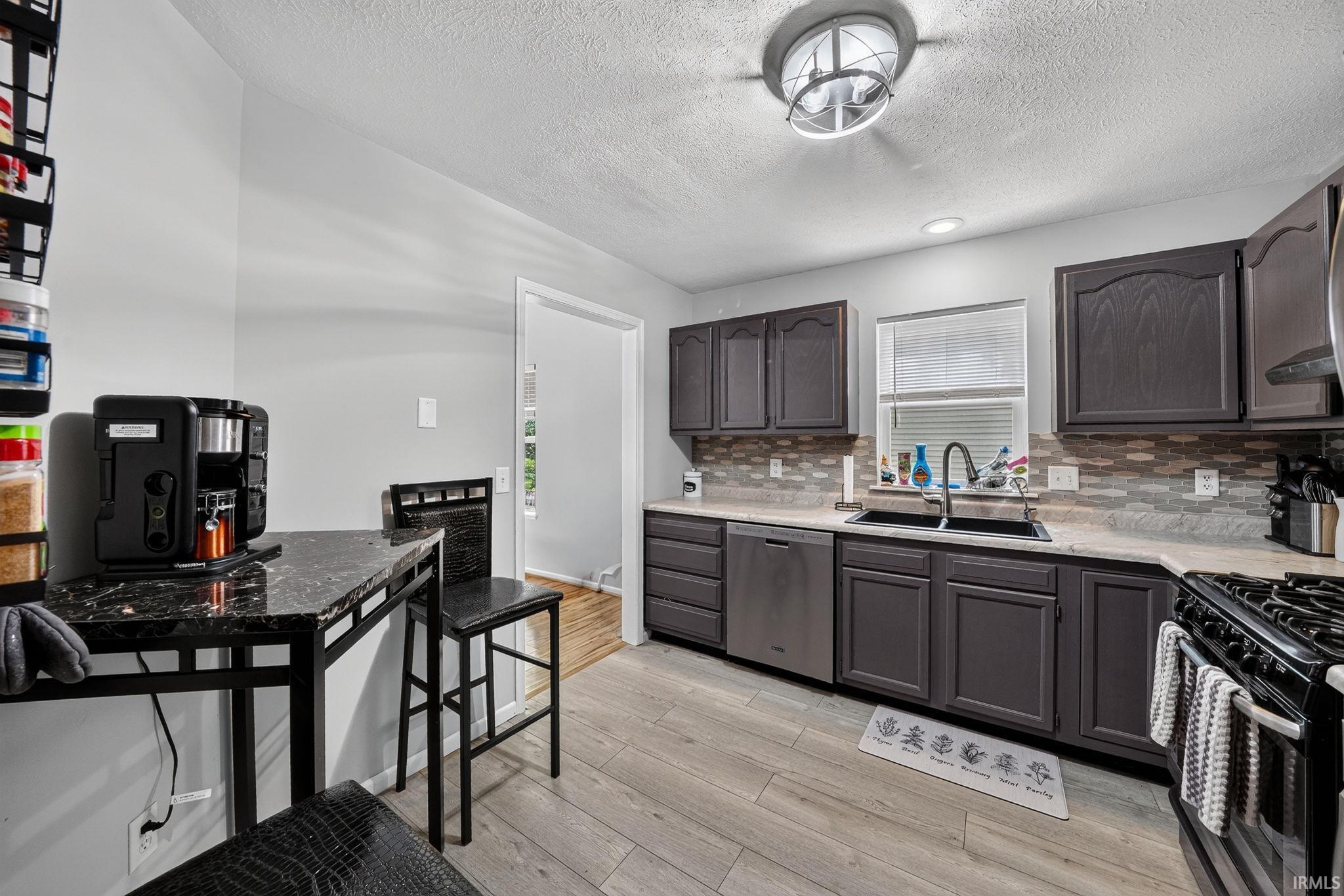 1233 Alex Way Mishawaka IN 46545