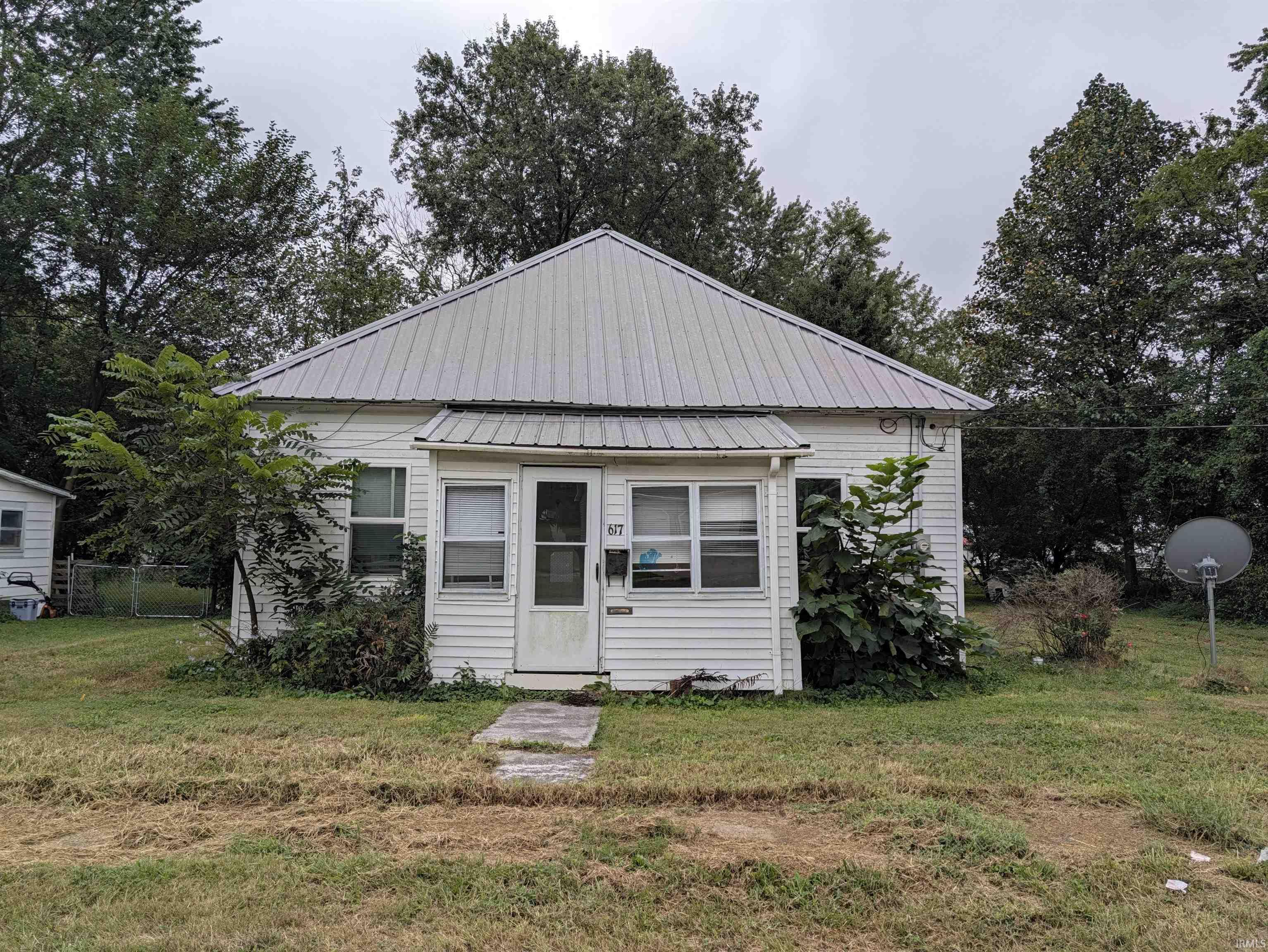 617 W Oak Street Bicknell IN 47512