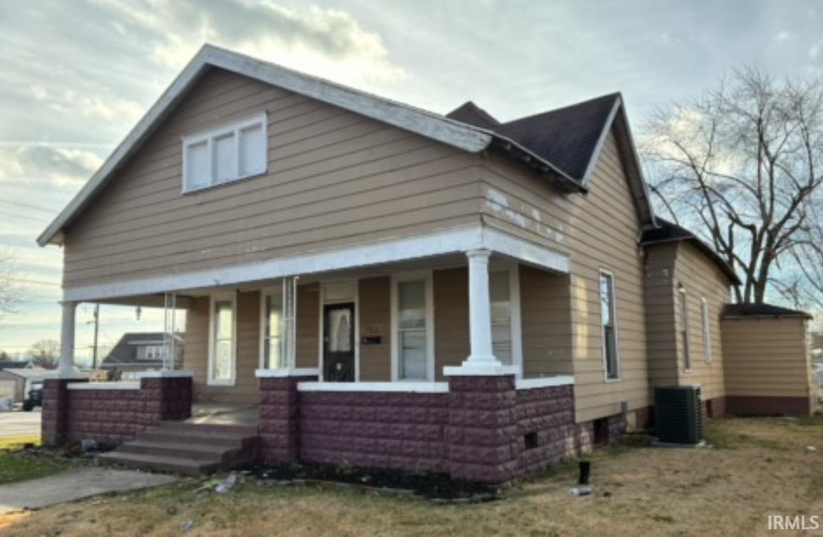 403 W 3rd Street Bicknell IN 47512