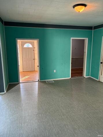 403 W 3rd Street Bicknell IN 47512