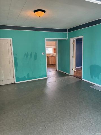 403 W 3rd Street Bicknell IN 47512