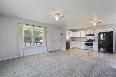 103 W Miller Street Ligonier IN 46767