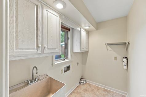219 E Harvest Lane Petersburg IN 47567