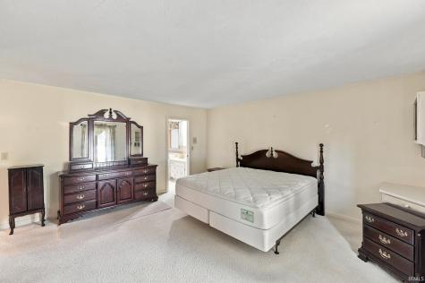 219 E Harvest Lane Petersburg IN 47567
