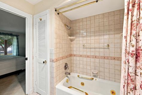 219 E Harvest Lane Petersburg IN 47567