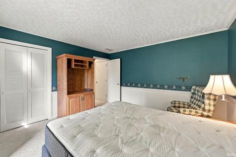 219 E Harvest Lane Petersburg IN 47567