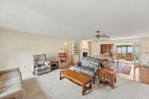 219 E Harvest Lane Petersburg IN 47567
