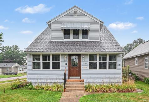 1802 Caroline Street South Bend IN 46613