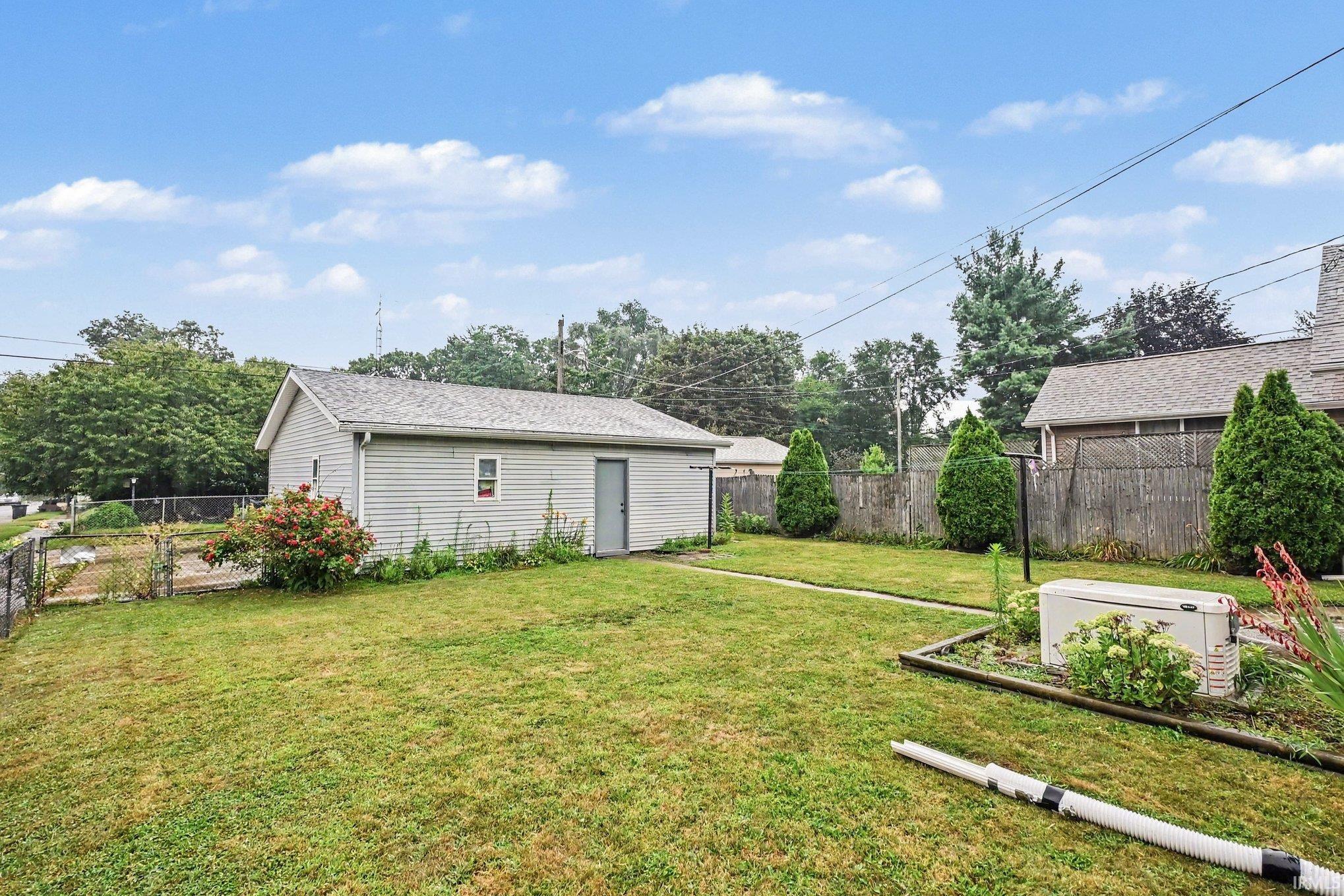 1802 Caroline Street South Bend IN 46613
