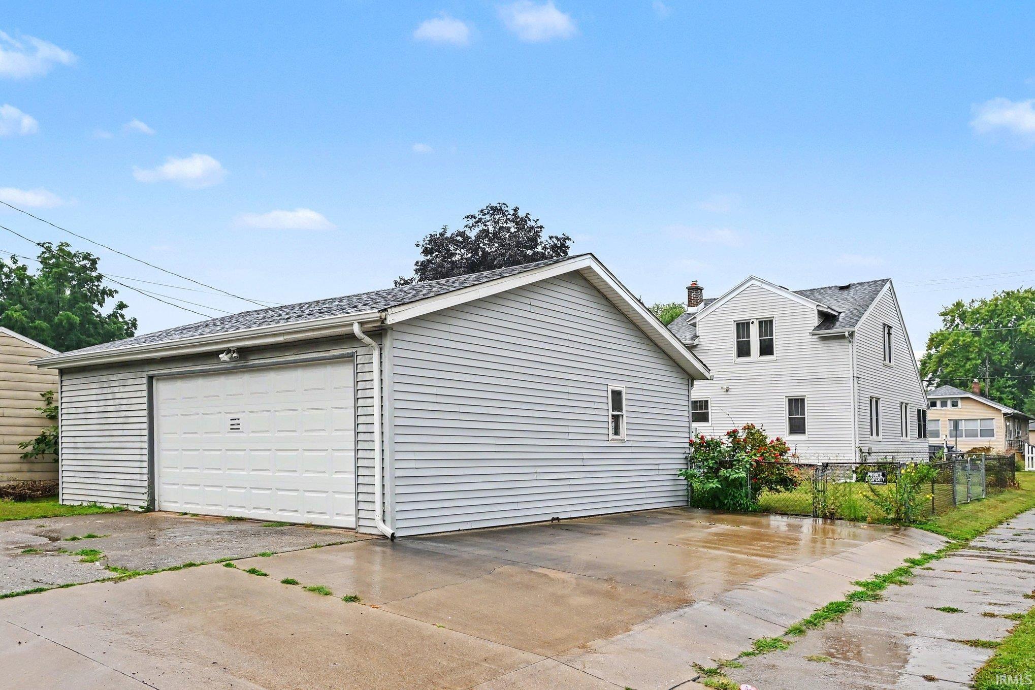 1802 Caroline Street South Bend IN 46613