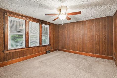 1802 Caroline Street South Bend IN 46613