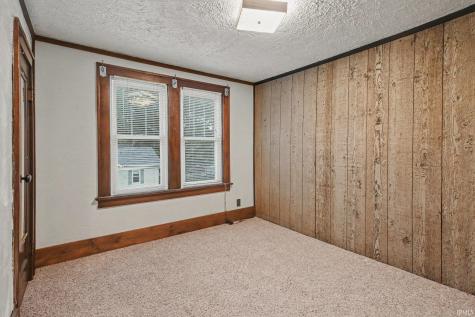 1802 Caroline Street South Bend IN 46613
