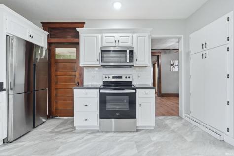 113 E 10th Street Rochester IN 46975