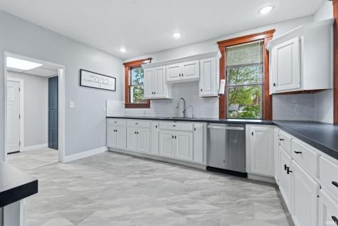 113 E 10th Street Rochester IN 46975