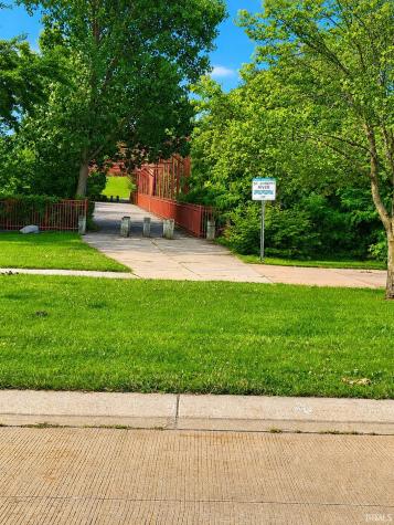 1318 W Darden Road South Bend IN 46628