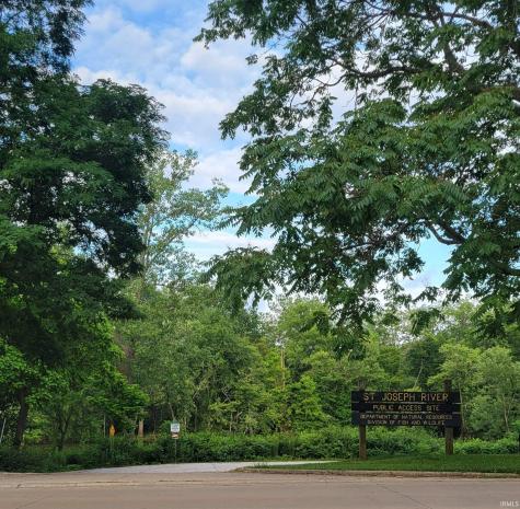 1318 W Darden Road South Bend IN 46628