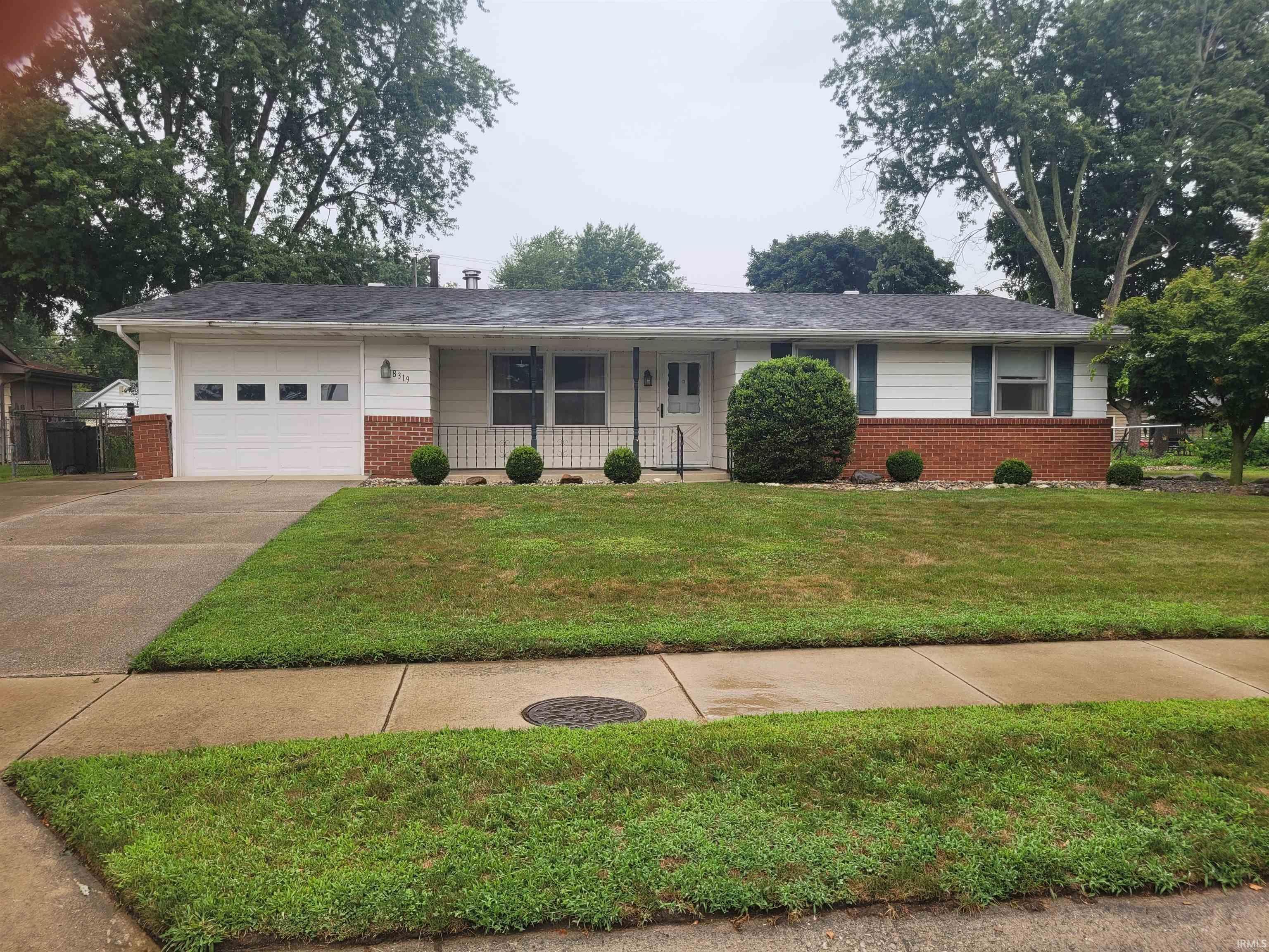 8319 Sante Fe Trail Fort Wayne IN 46815