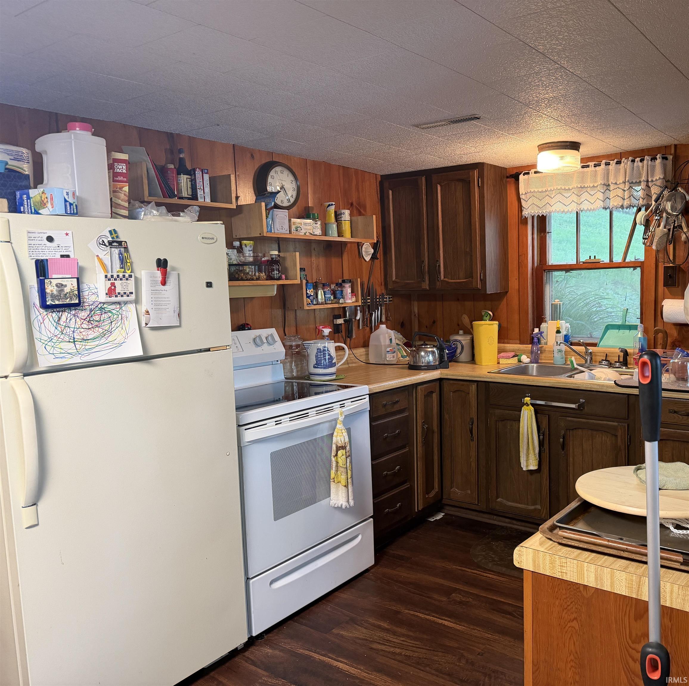 15251 12th Road Plymouth IN 46563