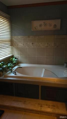 6135 E Crescent Court Churubusco IN 46723