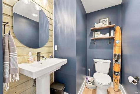 1322 Country Club Terrace Warsaw IN 46580