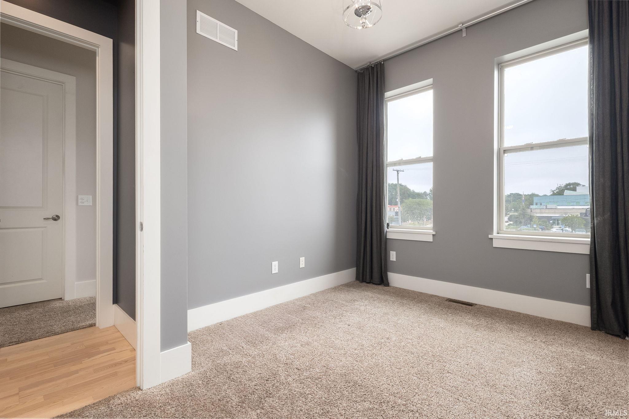 106 S Niles Avenue South Bend IN 46617