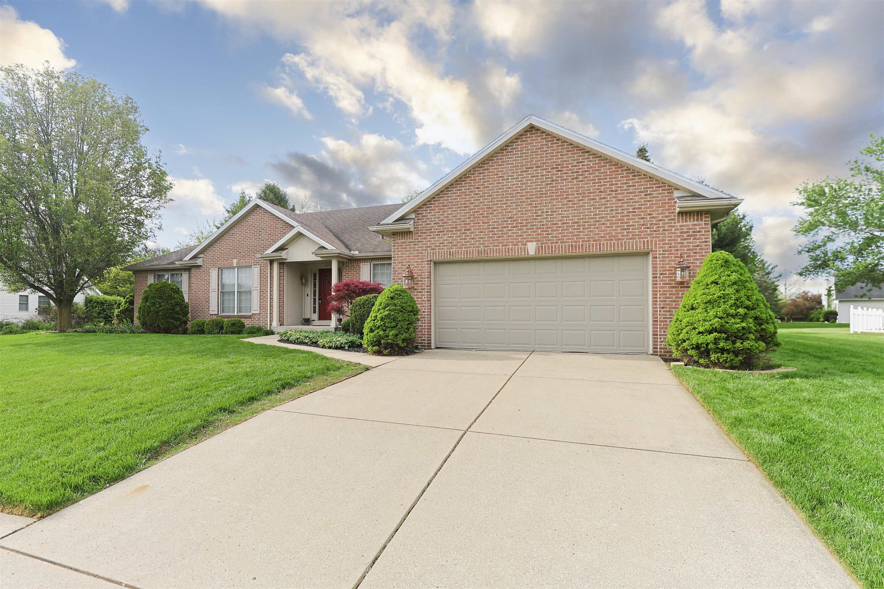 1416 Stone Trail South Bend IN 46614