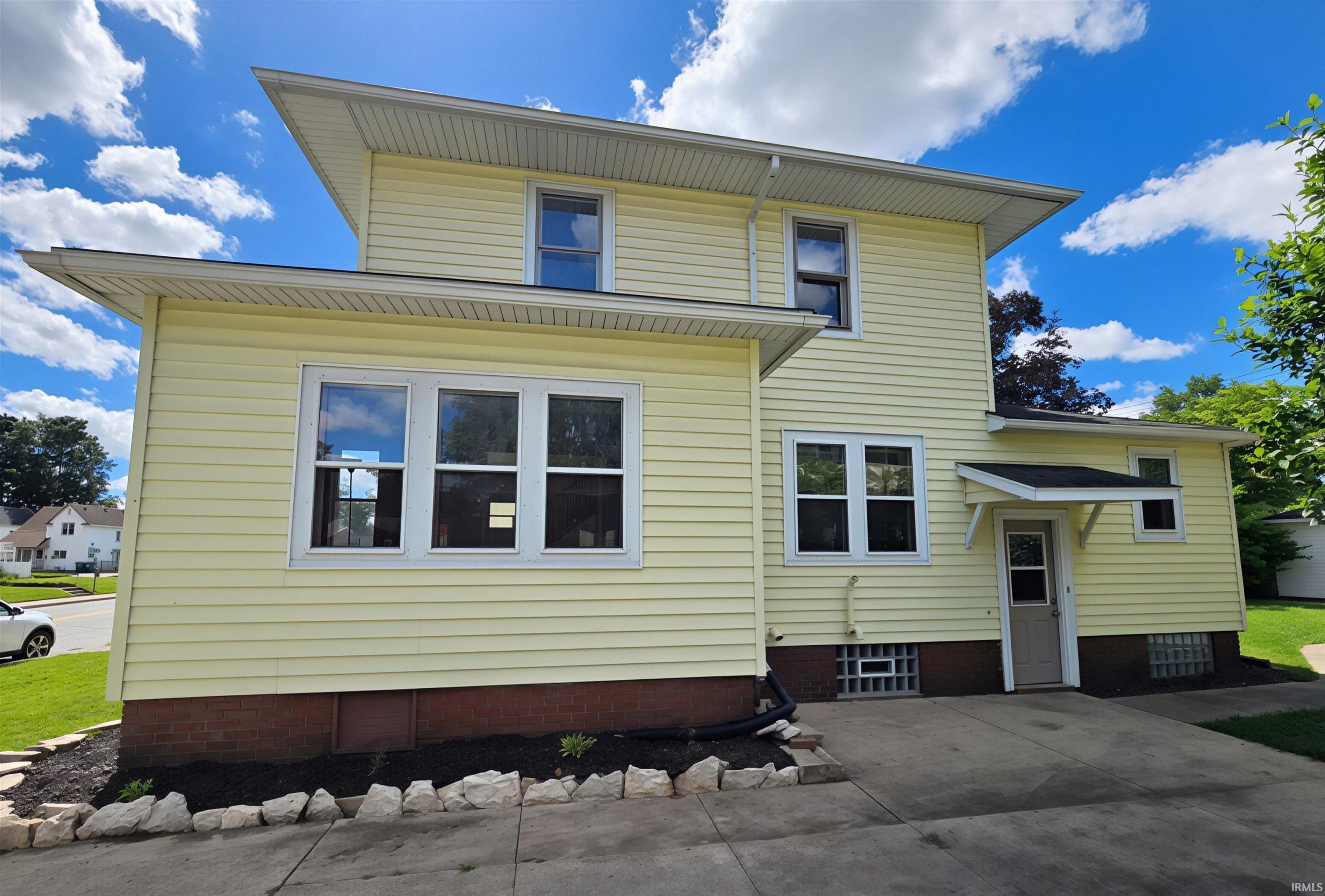 1216 E 3rd Street Mishawaka IN 46544