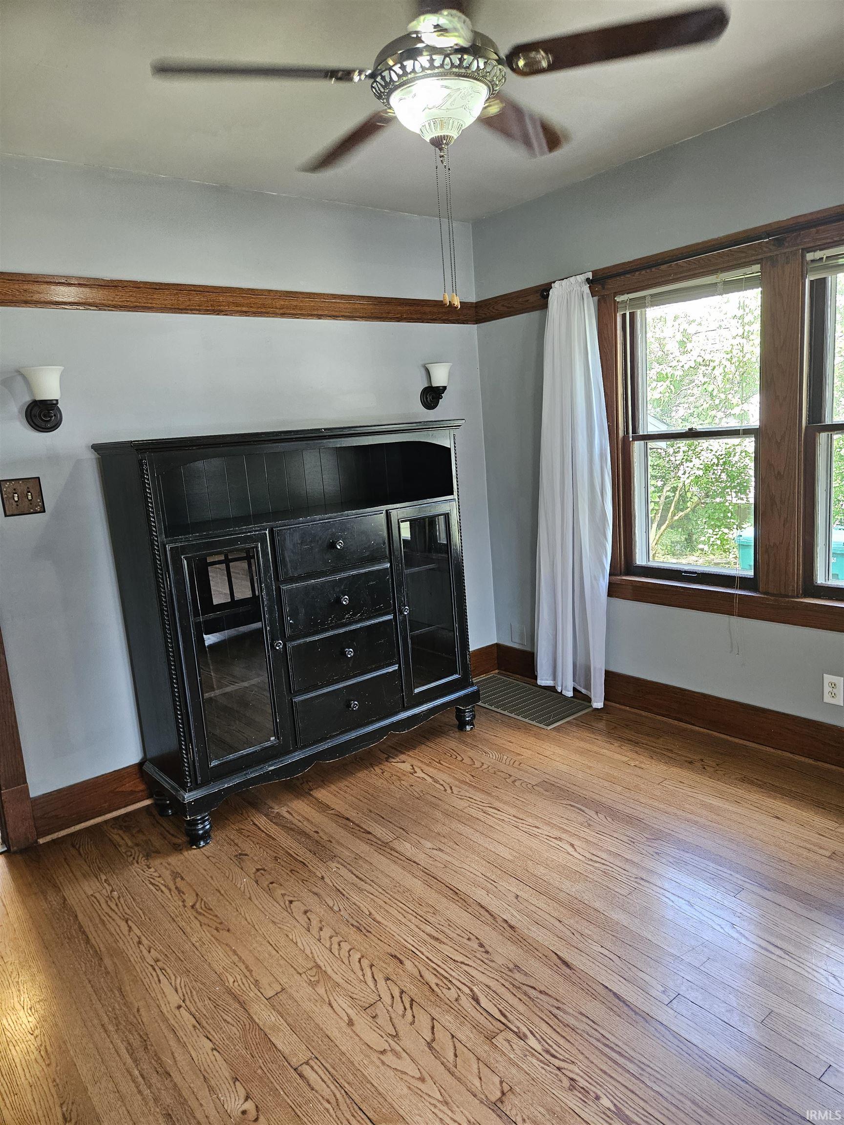1216 E 3rd Street Mishawaka IN 46544