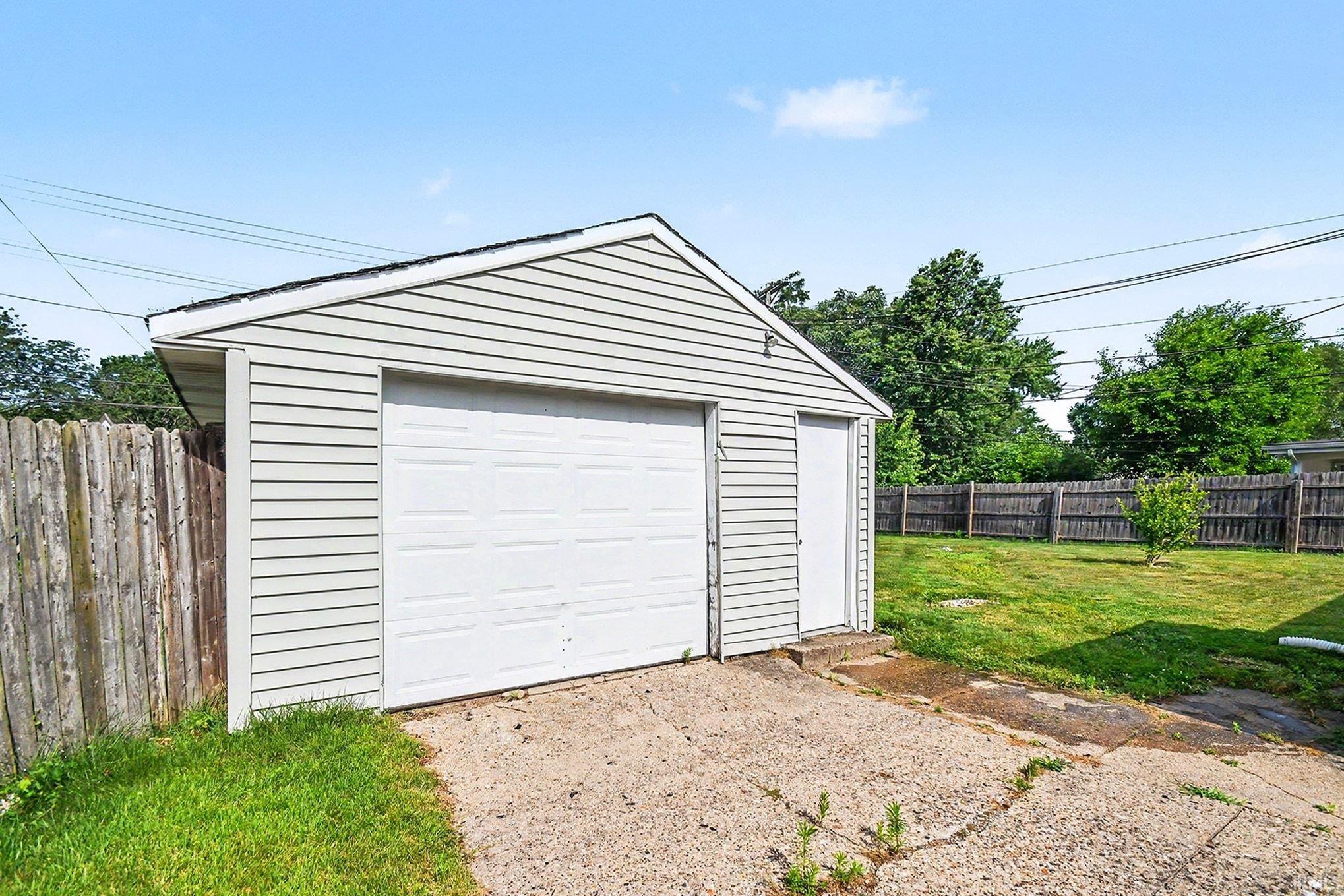 335 Preston Drive South Bend IN 46615