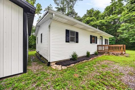 6352 W Woodland Road Ellettsville IN 47429