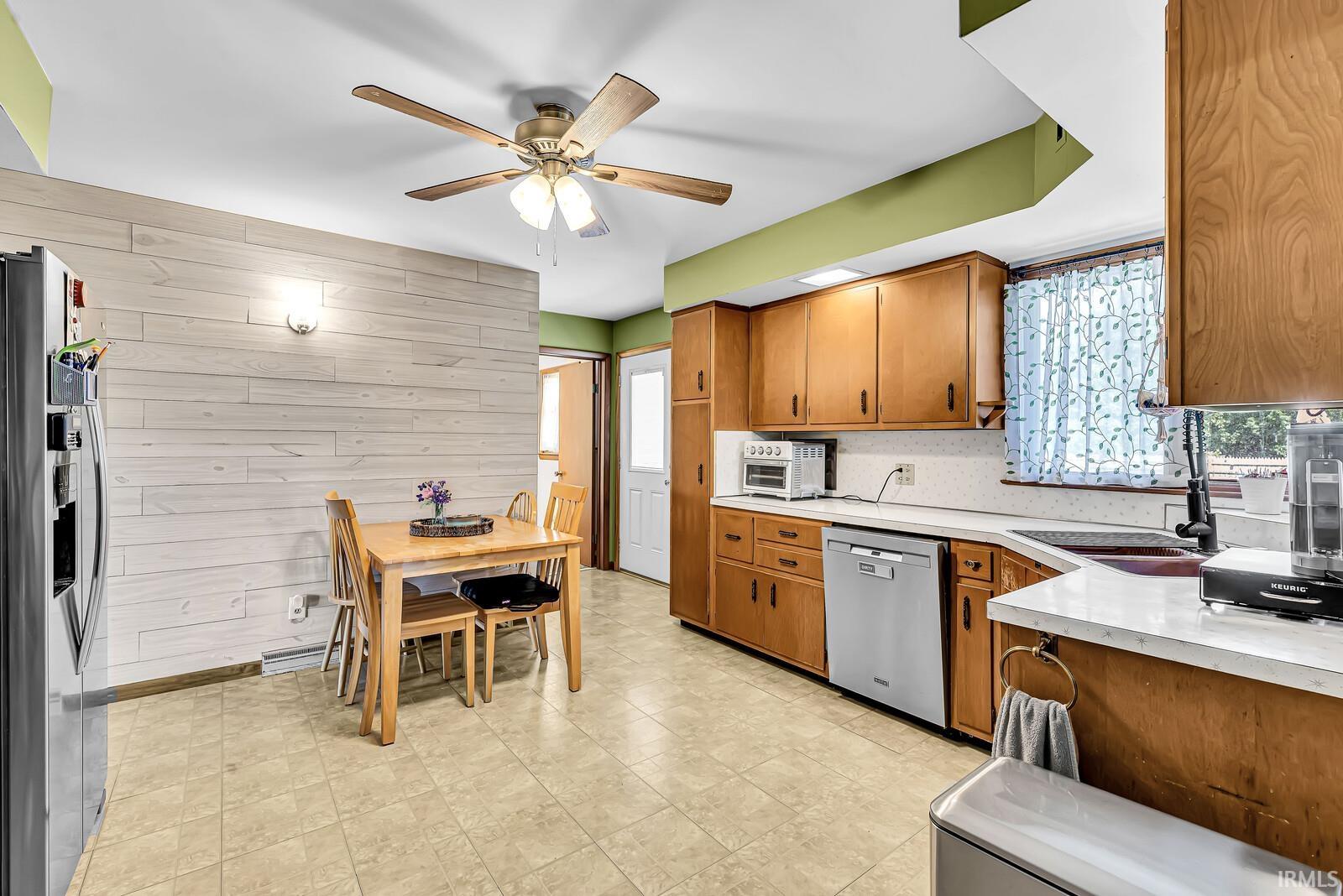 26067 Walnut Valley Elkhart IN 46517