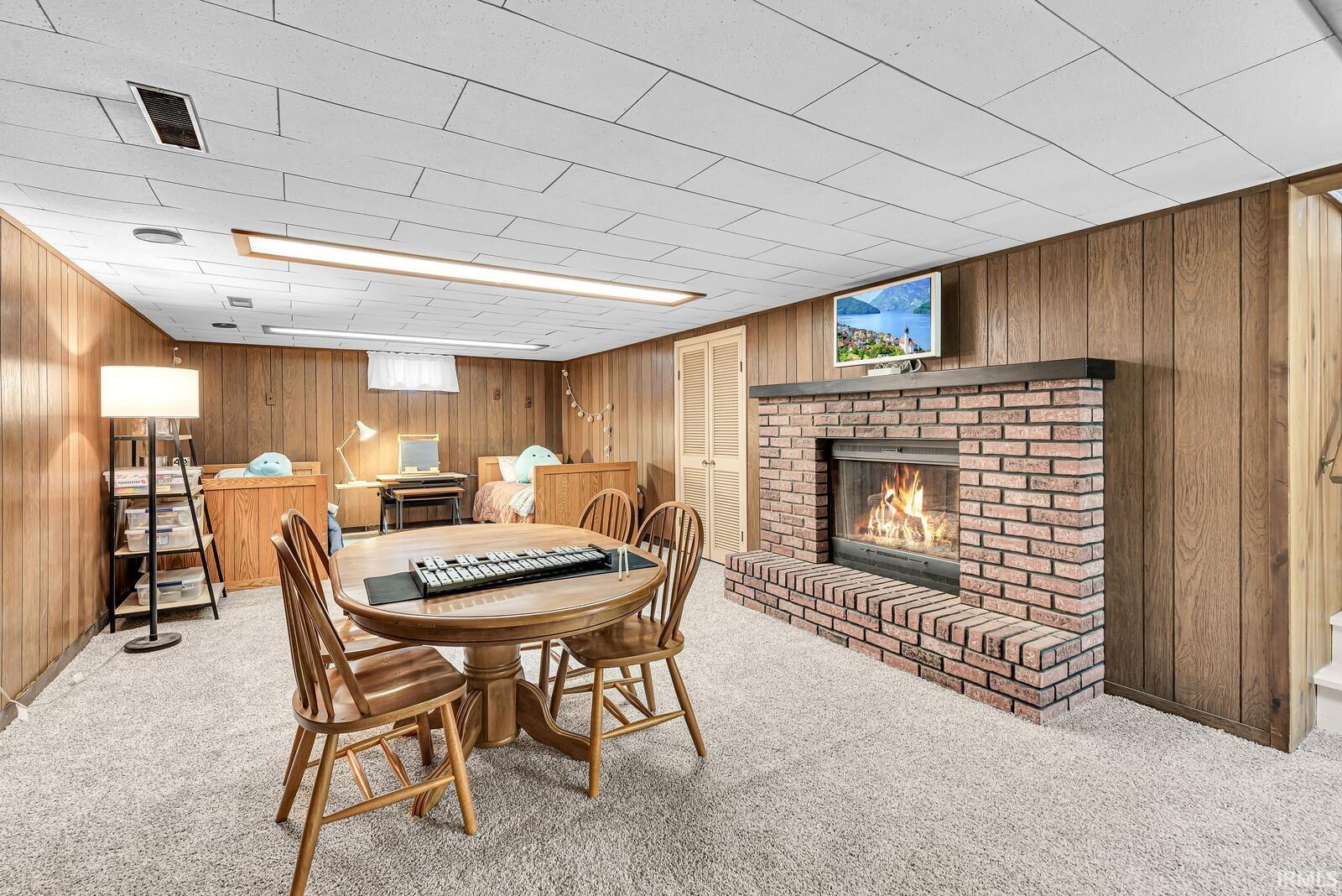 26067 Walnut Valley Elkhart IN 46517