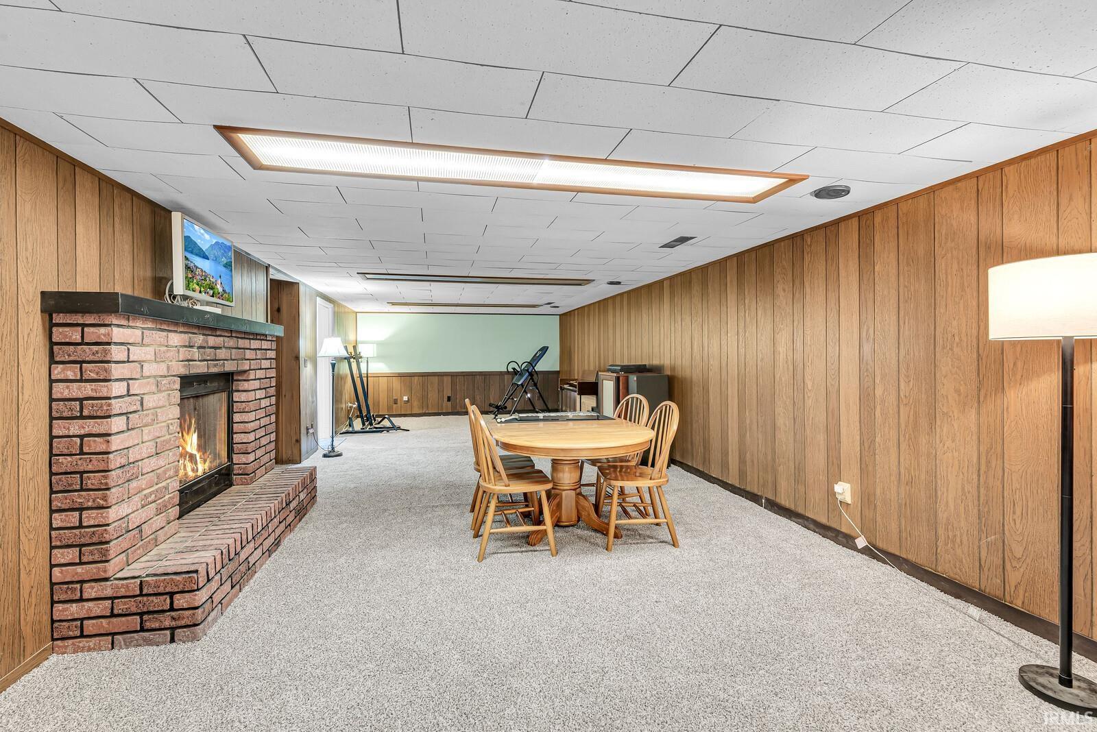 26067 Walnut Valley Elkhart IN 46517