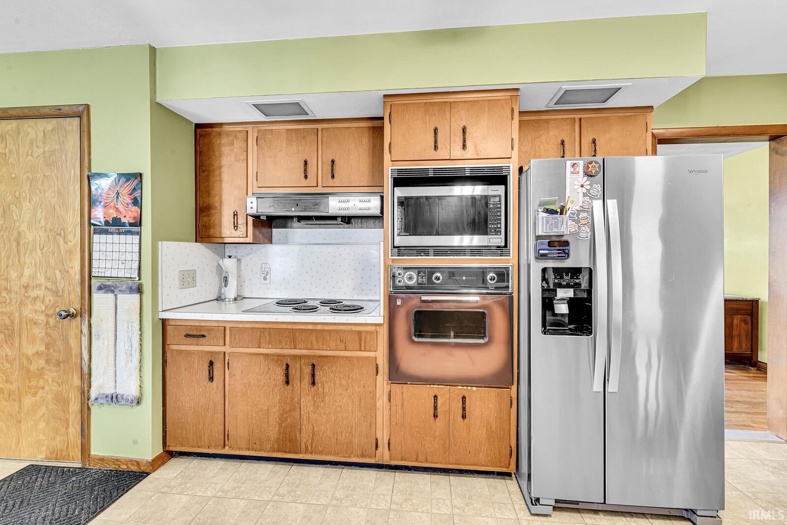 26067 Walnut Valley Elkhart IN 46517