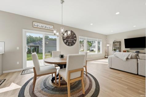 1781 Muruntau Grove Fort Wayne IN 46845