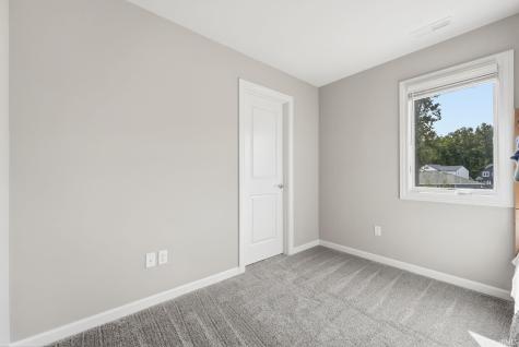 1781 Muruntau Grove Fort Wayne IN 46845