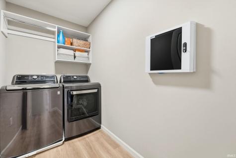 1781 Muruntau Grove Fort Wayne IN 46845