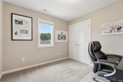 1781 Muruntau Grove Fort Wayne IN 46845