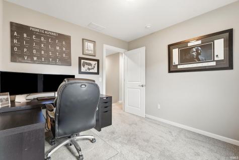 1781 Muruntau Grove Fort Wayne IN 46845